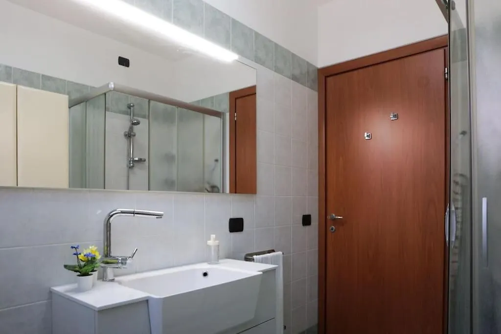 15 Min Padova Appartamento Moderno Travato Legnaro 0*,  Italia